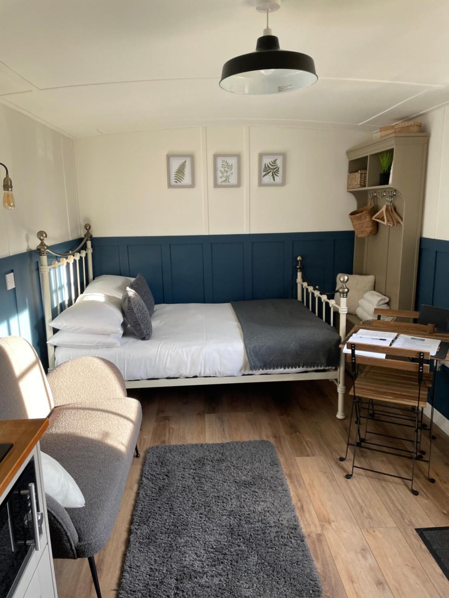 Rosemary Shepherds Hut, Clay Bank Huts Ingleby Greenhow Eksteriør billede